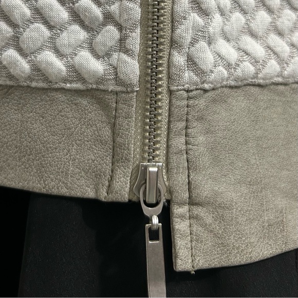 Tart Collections Annette Gray and Ivory Faux Leather Trim Lightweight Top - Picture 4 of 7